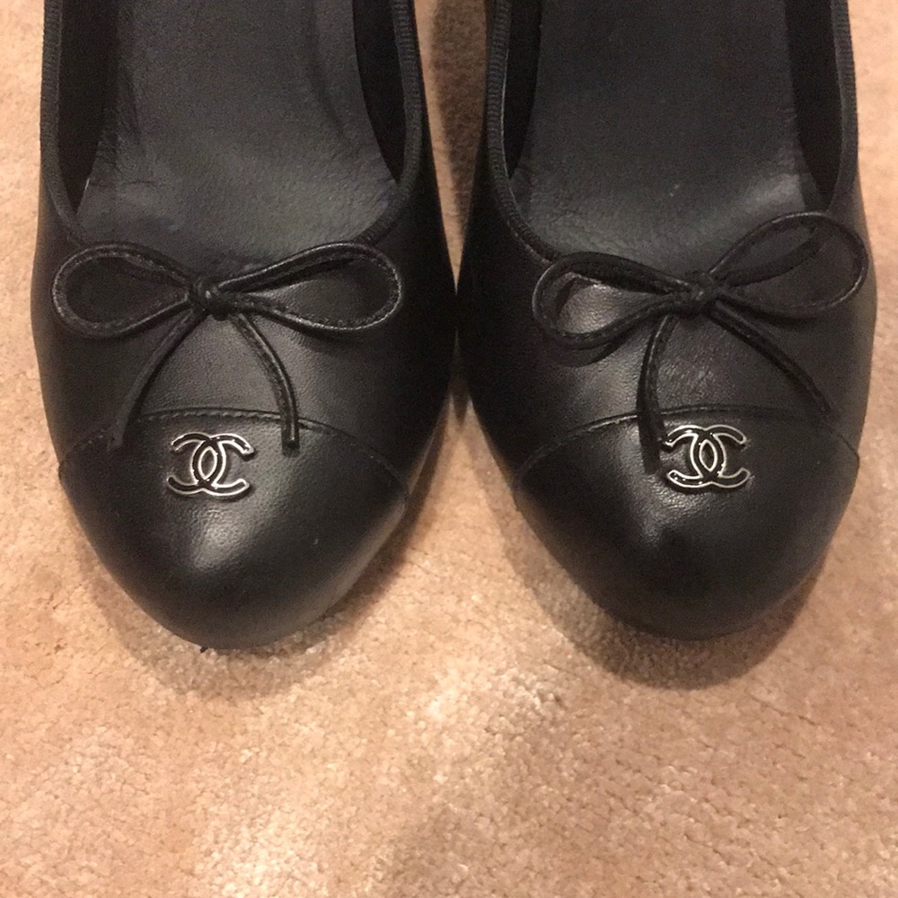 Chanel Heels - Picture 4 of 8
